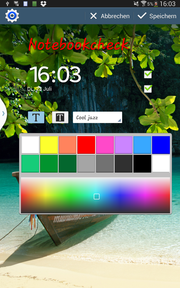 Auf dem Homescreen können Sie eine Uhr oder eine persönliche Nachricht stehen haben.