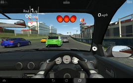 Real Racing 3 ruckelt mitunter recht deutlich.