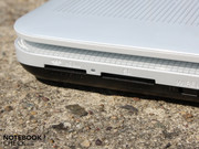 Für schnelle externe Festplatten gibt es einen eSATA-Port. Erweiterungen können per ExpressCard34 eingesteckt werden.