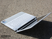 Das Gehäuse ist - insgesamt gesehen - recht stabil,