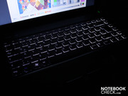 Ein spezielles Highlight ist die beleuchtete Tastatur.