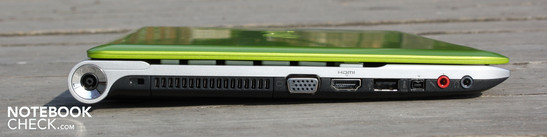 Linke Seite: AC, Kensington, VGA, HDMI, USB 2.0, FireWire, Mikrofon, Kopfhörer