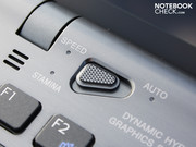 Besonderheit ist der Umschalter zwischen Intel HD, GT 330M und Automatik (kein Optimus).