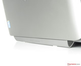 Im aufgeklappten Zustand dient das Gelenk als Standfuß.