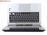 Die Eingabegeräte könnten Vielschreibern gefallen: fester Anschlag und mittlerer Hubweg.