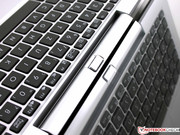 Das massive Gelenk sogar aus Metall.