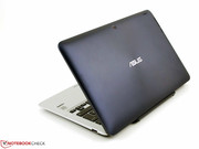 Das Tablet ist 781 Gramm schwer.