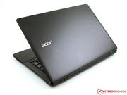 Das glatte Finish berührt sich wertig und hart.