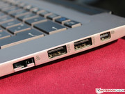 Das KeyboardDock bringt einen Display Port und 2x USB 3.0 mit.