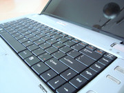 Abgesehen vom Layout der Tastatur, kann sie uns hinsichtlich des Tippgefühls überzeugen.