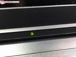 Auch die Status-LED für die Festplatte ist zurückgekehrt.