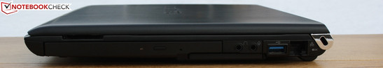 Rechte Seite: Kartenleser, DVD-Multibrenner, Audio: Kopfhörer & Mikrofon, USB 3.0, Ethernet RJ45, Kensington Lock