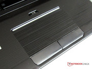 Großes Touchpad mit zwei gut bedienbaren Mausersatztasten
