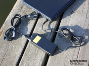 Das große 90 Watt Netzteil ist passend für den hohen Last-Strombedarf des 16-Zollers ausgelegt.