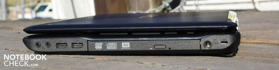 Rechte Seite: Mikrofon, Line-Out, 2 x USB 2.0, DVD-LW, AC, Kensington