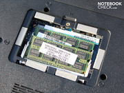 Die beiden Arbeitsspeicher-Sockel sind mit 2 x 2.048MB DDR3 belegt.