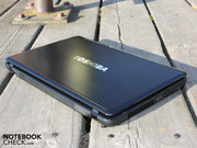 Die Base Unit ist relativ dick aber dennoch nicht verwindungsfest.