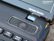 Für Computerspiele und Musik gibt es einen brauchbaren Bass, der die Base Unit zum Vibrieren bringt – ganz ohne Subwoofer.