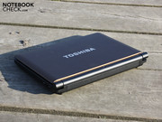 Das Schwestermodell NB550D-10H im gleichen Look ist mit AMD-Fusion bestückt: C-50 APU plus Radeon HD 6250.