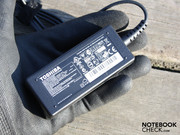 das ist jedoch für die sparsame Leistungsaufnahme von höchstens 31.3 Watt (Stresstest + Ladung) ausreichend.