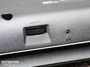 Zu den begrüßenswerten Details des Satellite L550-207 gehört der Drehregler (ohne Anschlag) für die Lautstärke.