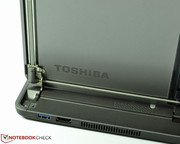 ...den Scharnieren verbunden.