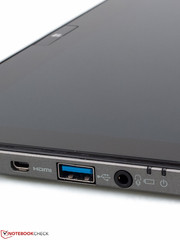 Micro HDMI (Adapter fehlt...), USB 3.0, kleine Klinke, Status LEDs