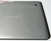 Die Aluminiumrückseite ist sehr widerstandsfähig.