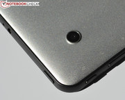 Die Hauptkameralinse mit eine 2-MP-Auflösung steht leicht über und ist dadurch schlecht geschützt.