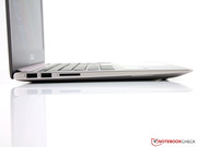 Ein USB-3.0-Port wandert von rechts auf die linke Seite.