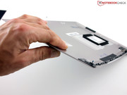 Die biegsame Bodenplatte besteht aus Aluminium.