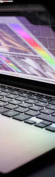 ASUS Zenbook Prime Touch UX31A-C4027H: Leider verringert sich der Kontrast des veränderten Panel-Typs.