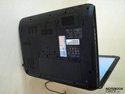 Sollte eine Wartung nötig sein, ist dies über großzügige Wartungsöffnungen an der Unterseite problemlos möglich.