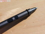 Der aktive Stift (mit Batterie) liegt bei und ermöglicht Zeichnungen oder handschriftliche Eingaben.