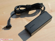 Das 40 Watt Netzteil.