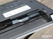 Dann haben wir doch den Schacht der 2.5-Zoll HDD gefunden.