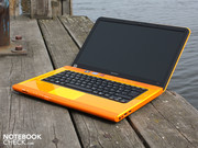 und damit Stoßkanten sowie Logo zum Leuchten bringt.