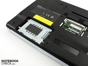 Es besteht Zugang zur 2.5-Zoll Festplatte