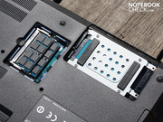 Arbeitsspeicher und Festplatte können über die Bodenplatte getauscht werden.