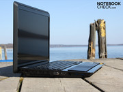 Der Deckel ist sehr wackelig (Verwindung, biegsame Deckel-Fläche),