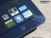 Das minimiert den Kontakt mit dem Klavierlack.