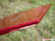 Die Hochglanz-Beschichtung allerorts will uns aber gar nicht gefallen.