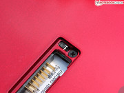 Daneben finden Nutzer den Reset-Schalter.