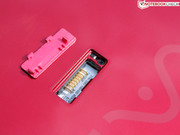 Auf der Unterseite kann ein Akku-Slice angedockt werden.