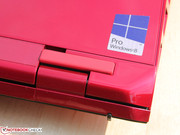 Die hinteren Gummifüße decken die Verschraubung ab.