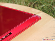 Scharfe Kanten umranden das Chassis.