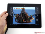 Das blickwinkelstarke Touch-Panel löst in 1.280x800 Punkten auf.