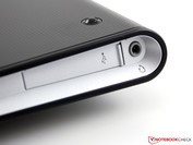 Kaschiert: Außer dem Kopfhörer-Mikrofon