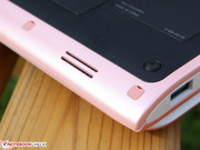 Die Unterseite zeigt dann wieder matten, griffigen Kunststoff.