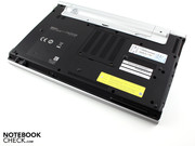 Gegenüber dem Z13 mit optischem Laufwerk (Blu-ray/DVD) ist die Base-Unit durch den Wegfall desselben eindeutig stabiler geworden.